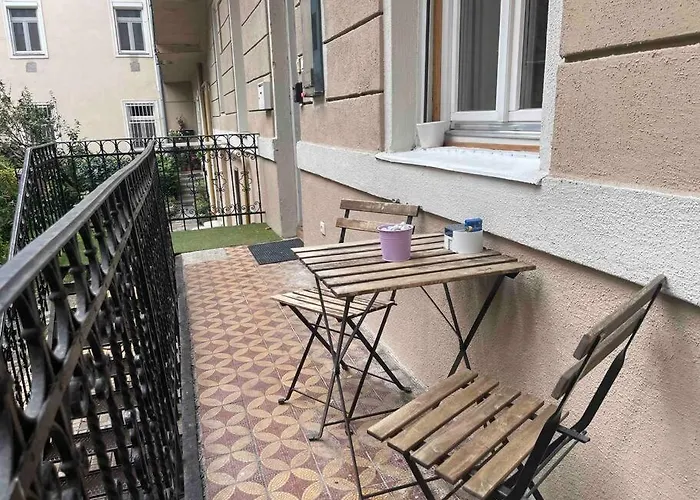 Knezits Spacious Ac Terrace Free Parking